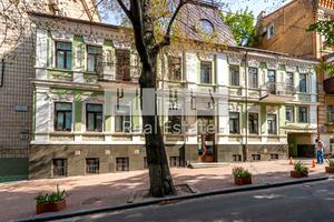 коммерческая по адресу Александра Конисского ул., 32а