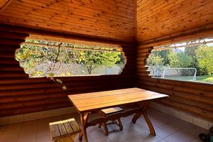 комерційна за адресою Зоряна вул., 8