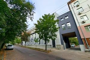 комерційна за адресою Лондонська вул. (Пітерська), 5