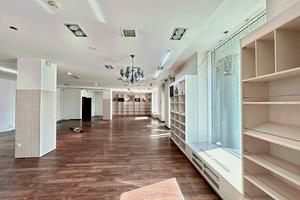 комерційна за адресою Звіринецька вул., 59