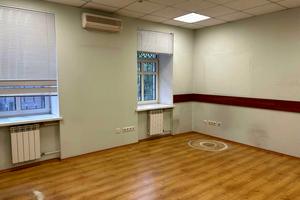 комерційна за адресою Саксаганського вул., 106Б