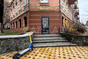 коммерческая по адресу Саксаганского ул., 84