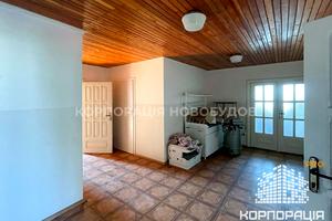 комерційна за адресою Загорська вул., 1А