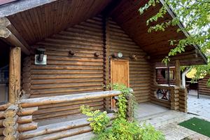 комерційна за адресою Зоряна вул., 8
