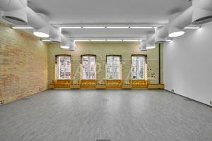 комерційна за адресою Велика Васильківська вул. (Червоноармійська), 12