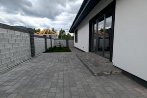 будинок за адресою Успішна, 35