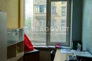 комерційна за адресою Почайнинська вул., 70