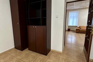 комерційна за адресою Антоновича вул. (Горького), 4/6