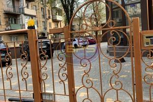 комерційна за адресою Французский, 13 