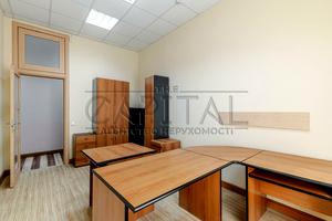 комерційна за адресою Саксаганського вул., 30