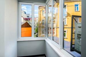 комерційна за адресою Саксаганського вул., 37-К