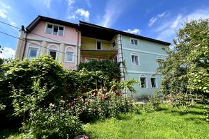 будинок за адресою Центральна вул., 1