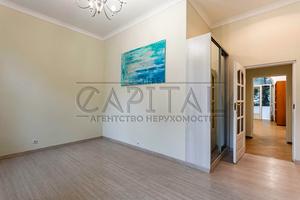 комерційна за адресою Лютеранська вул., 12