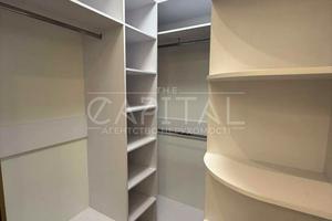 комерційна за адресою Кловський узвіз (Кловський), 7a