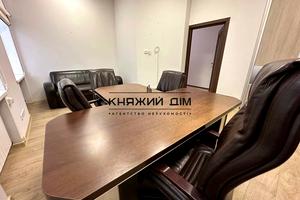 комерційна за адресою Бульварно-Кудрявська вул. (Воровського), 8-А