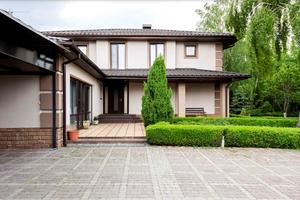 будинок за адресою Центральна, 7