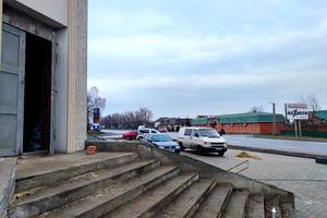 комерційна за адресою Першотравнева, 80