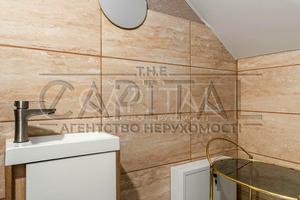 будинок за адресою Прилісна, 4А