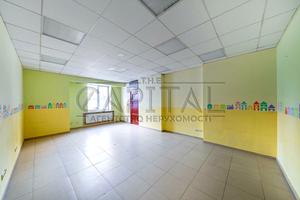 комерційна за адресою Польова вул., 33