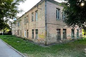 комерційна за адресою Небесної Сотні вул. (Кіквідзе), 1