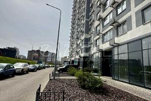 коммерческая по адресу Ревуцкого ул., 40