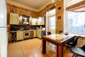 квартира за адресою Кука, 20