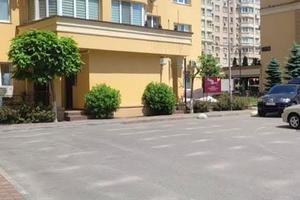 комерційна за адресою Миру вул., 36