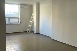 комерційна за адресою Бочарова, 44А
