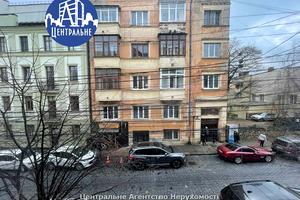 комерційна за адресою Шевченка, 25