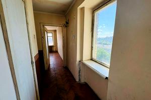 квартира за адресою Тролейбусна вул., 12