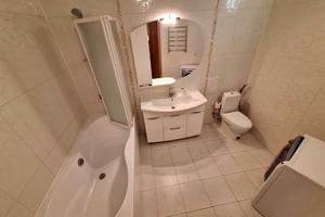 квартира за адресою Зарічанська вул., 52