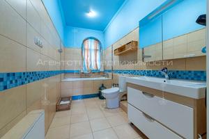будинок за адресою Ломаківська вул. (Мічуріна)