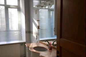 комерційна за адресою Михайла Омеляновича-Павленка вул. (Суворова), 12/14