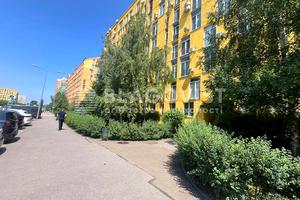 комерційна за адресою Регенераторна вул., 4 к7