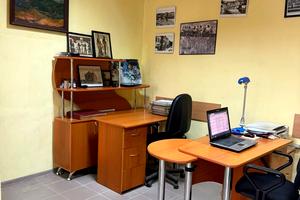 комерційна за адресою Корятовича пл., 15