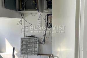 комерційна за адресою Спортивна пл., 3
