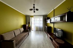 квартира за адресою Віктора Чукаріна вул., 18