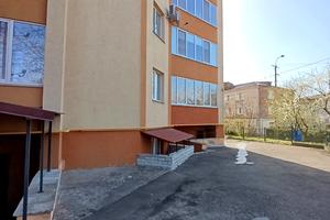 комерційна за адресою вул. Ясна, 7б