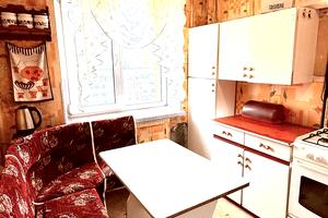 квартира за адресою Екіпажний пров., 10