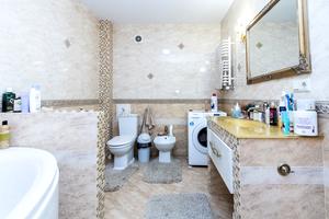 квартира за адресою Володимира Івасюка вул., 11