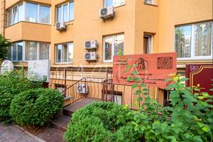 комерційна за адресою Миру вул., 41