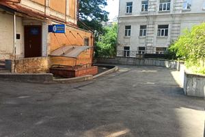 комерційна за адресою Лютеранська вул., 12