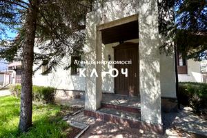 будинок за адресою Виноградний