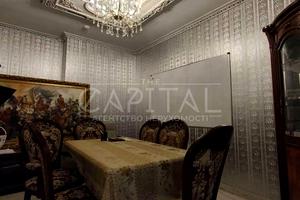 комерційна за адресою Анни Ахматової вул., 48