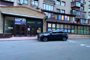 комерційна за адресою Євгена Коновальця вул. (Щорса), 32