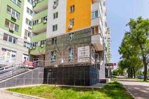 комерційна за адресою Академіка Вернадського бульв., 24