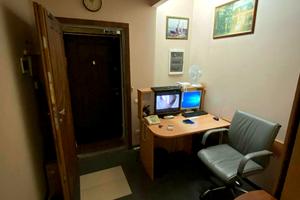 комерційна за адресою Дмитрівська вул., 52-Б