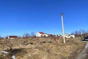 участок по адресу Радісна, 34