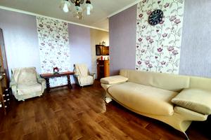 квартира за адресою Космічна вул., 11