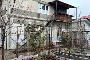 дом по адресу центральна